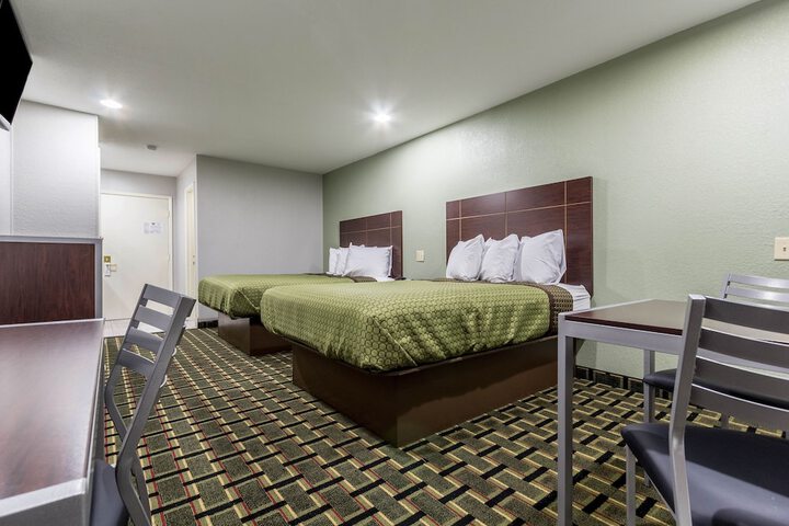 Room 8 of 30