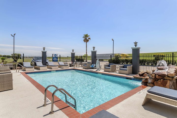 Pool 4 of 29