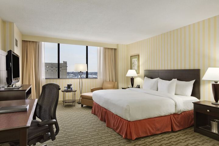 Hilton Fort Wayne at the Grand Wayne Convention Center