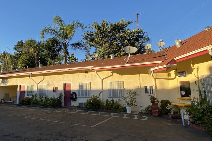 Sands Inn