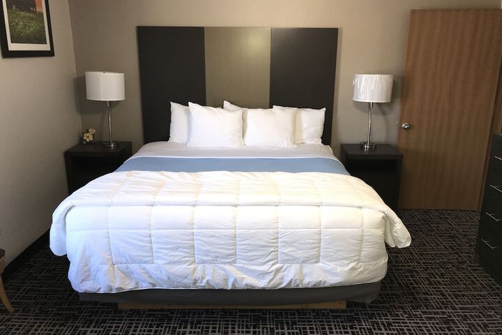 Days Inn by Wyndham Grove