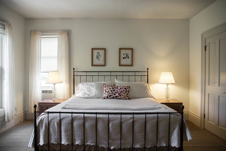 Camellia Inn