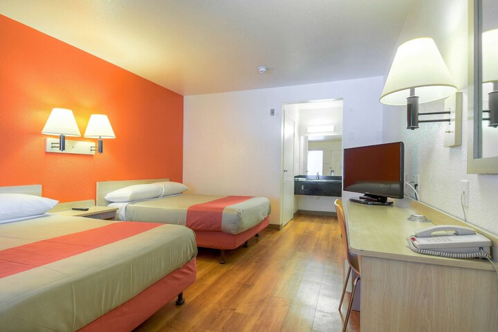 Room 22 of 25