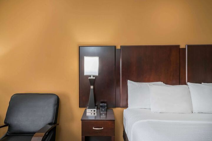 Room 18 of 53