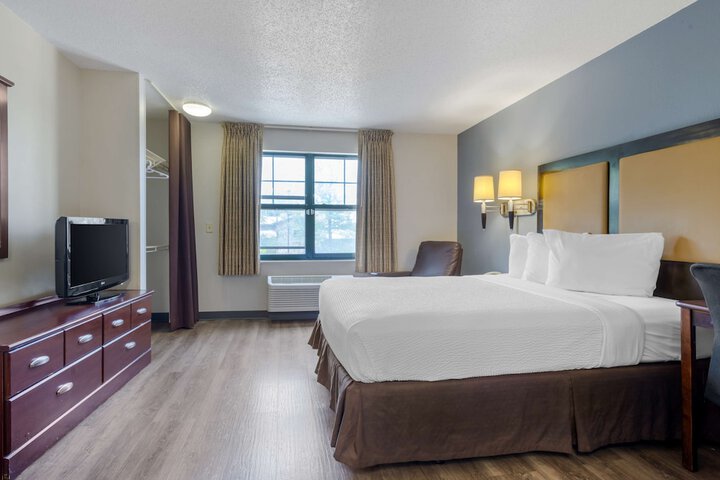 Room 13 of 23