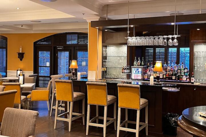 Le St-Martin Hotel & Suites Laval