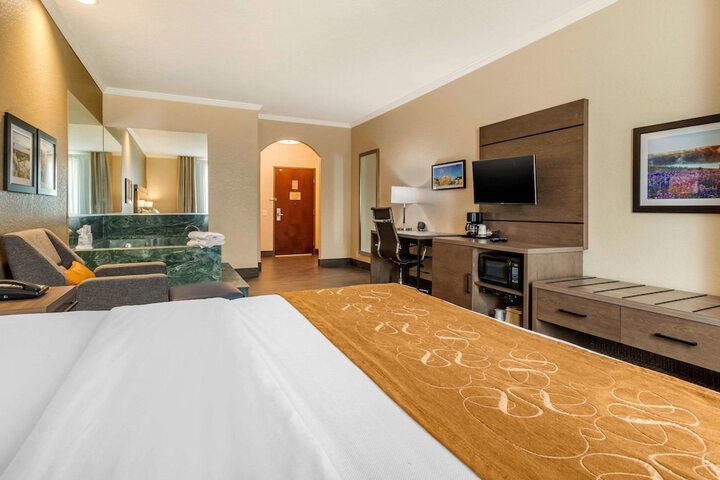 Room 18 of 30