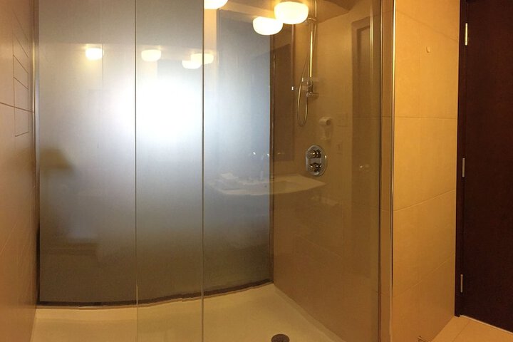 Room 15 of 34
