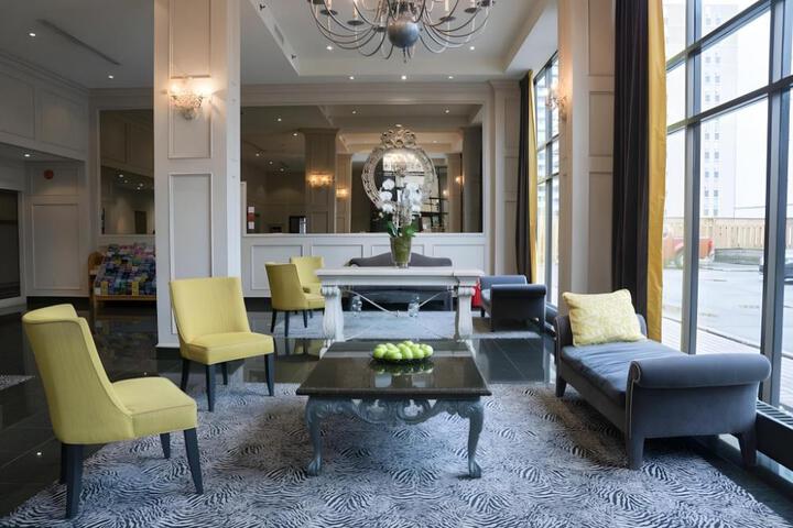 The Roehampton Hotel