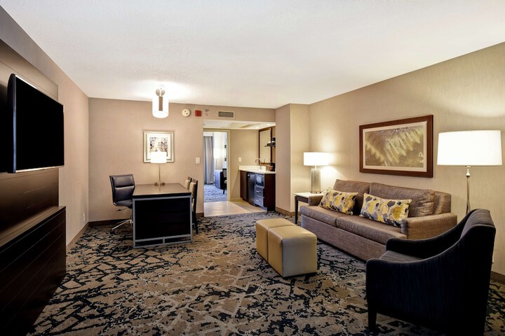 Room 33 of 106