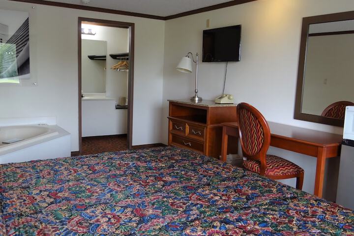 Room 11 of 25