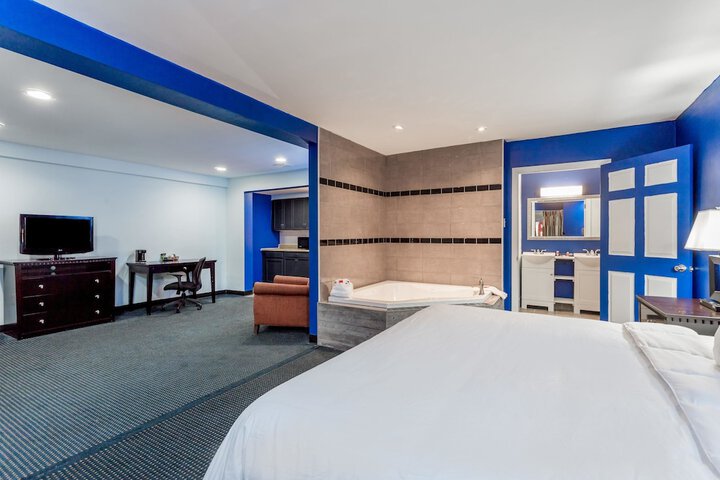 Room 8 of 14