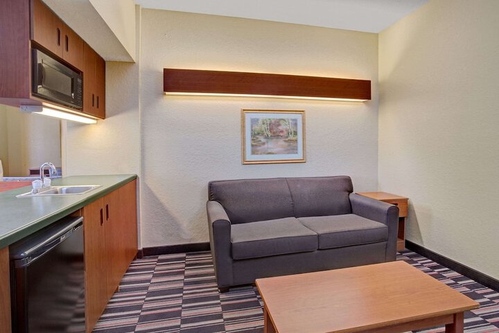 Room 7 of 17