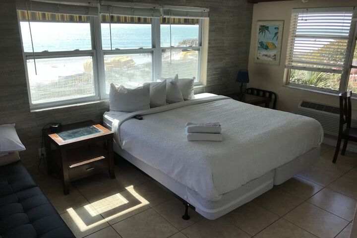 Schooner Hotel