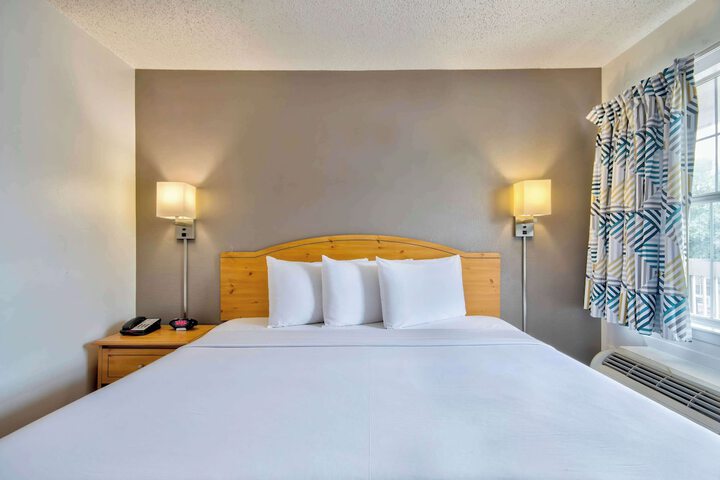 Room 19 of 25