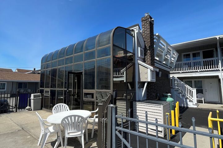 Beau Rivage Motel