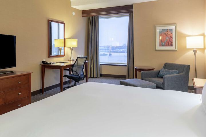 Room 35 of 60