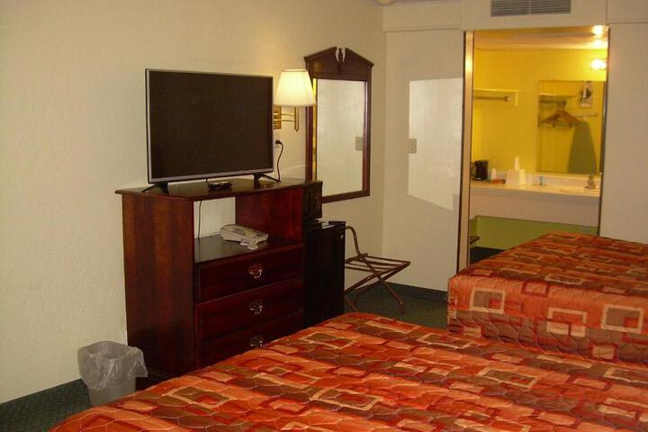 83 motel