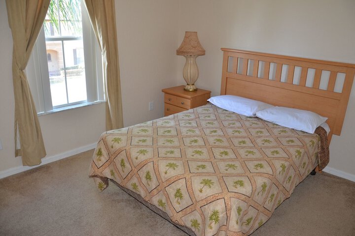 Room 7 of 13