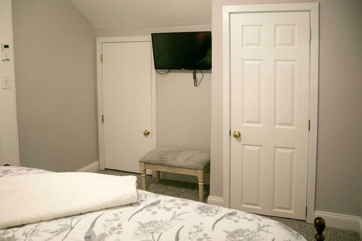 Charming Manheim Cottage w / On-site Animal Viewing