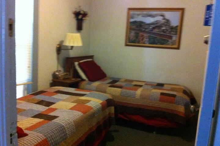 Pullman House Inn