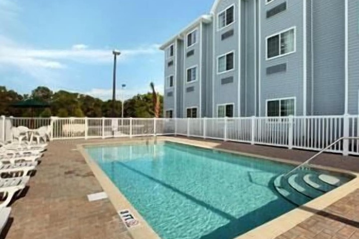 Pool 3 of 28