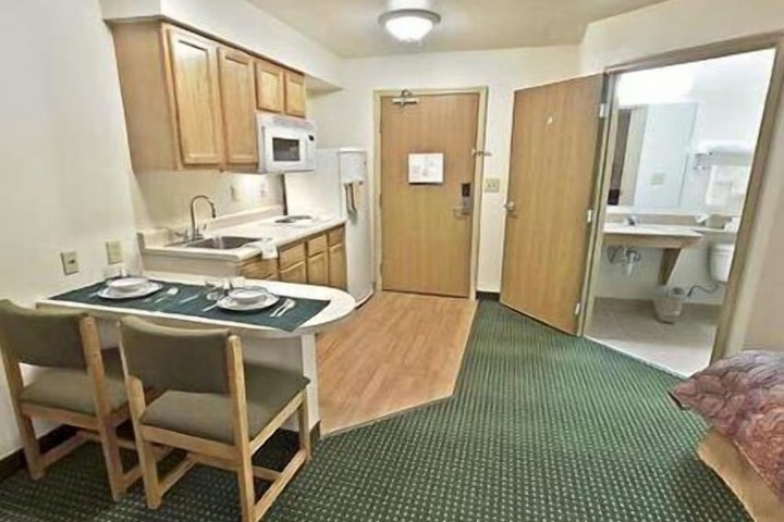 Room 8 of 8
