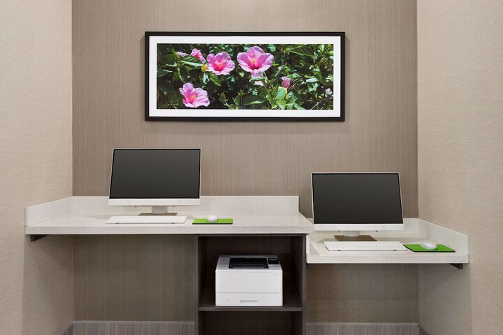 Business Center 28 of 28