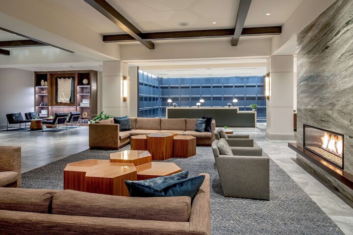Hilton Columbus / Polaris