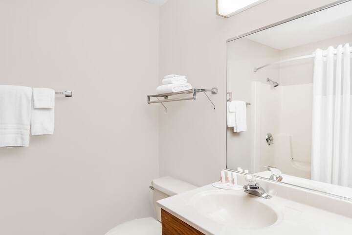 Room 11 of 25