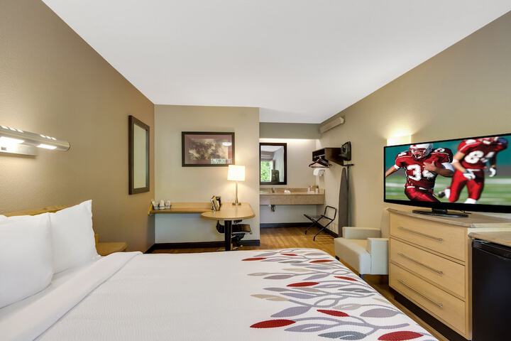 Room 18 of 28