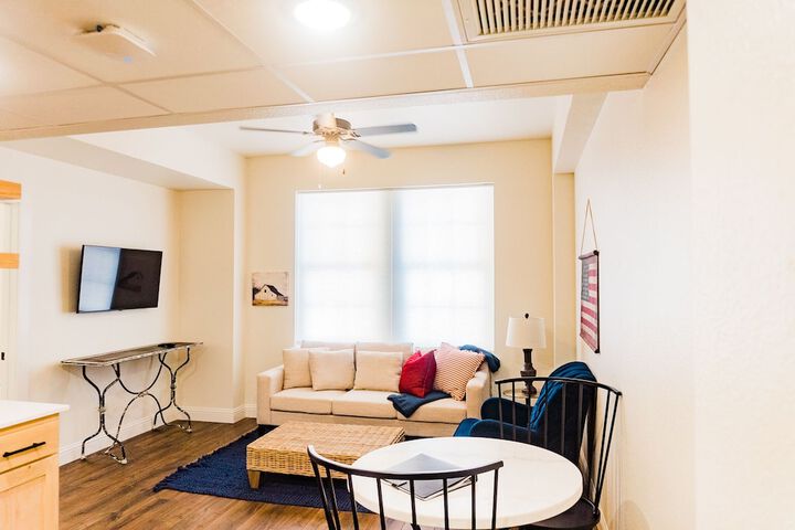 Room 106 of 220