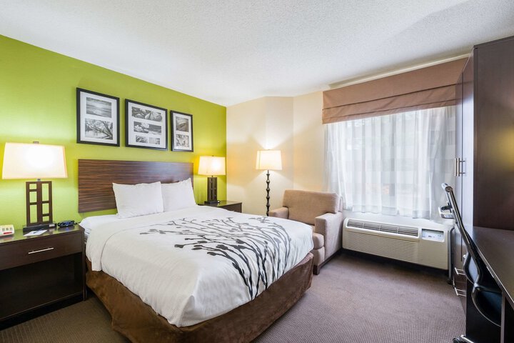 Room 16 of 33