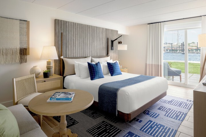 Newport Harbor Island Resort