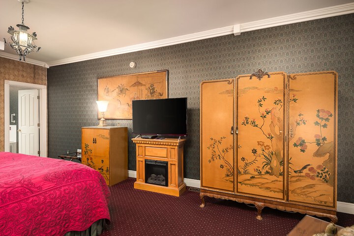 Room 10 of 62