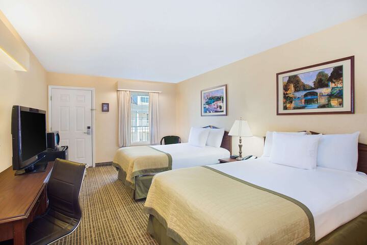 Room 12 of 38
