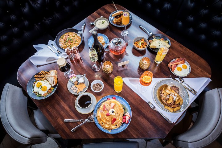 Breakfast/Coffee Service 75 of 142
