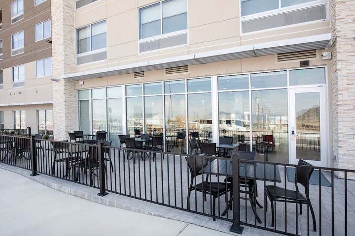 Holiday Inn Express & Suites Ely by IHG