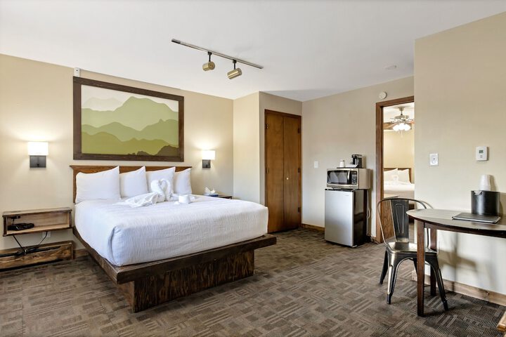 Room 53 of 114