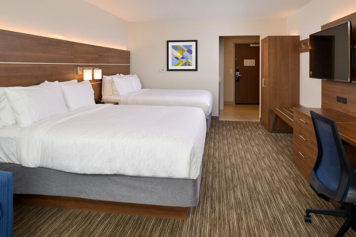 Room 33 of 63