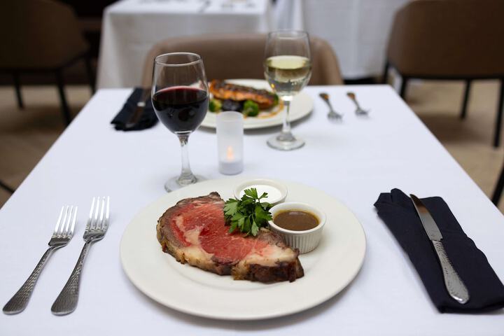 Dining 33 of 59