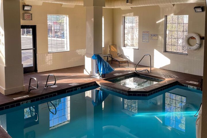 Comfort Inn & Suites Midtown