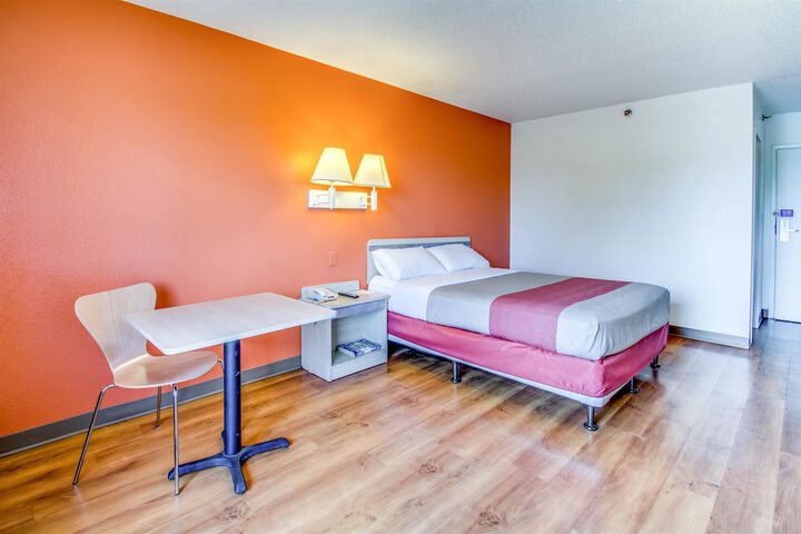 Room 20 of 29