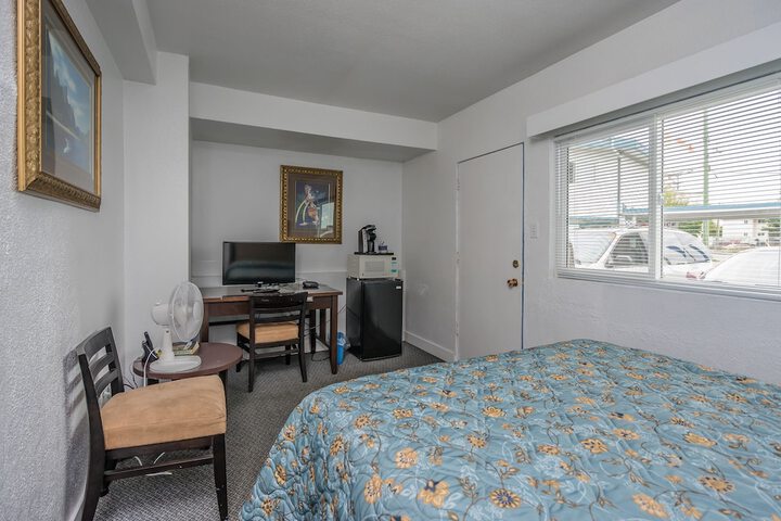 Room 25 of 42