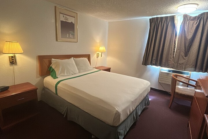 Tacoma Port Inn Fife I-5