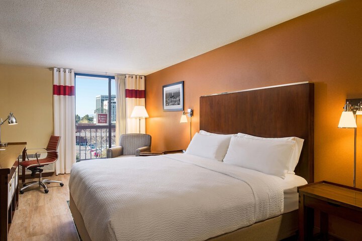 Four Points by Sheraton San Francisco Bay Bridge