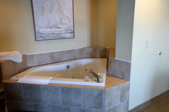 Harbor House Inn