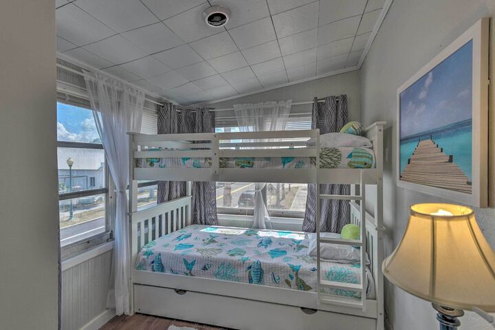 Crescent City Apartment w / Easy Lake Access!