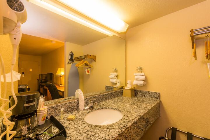 Room 12 of 25