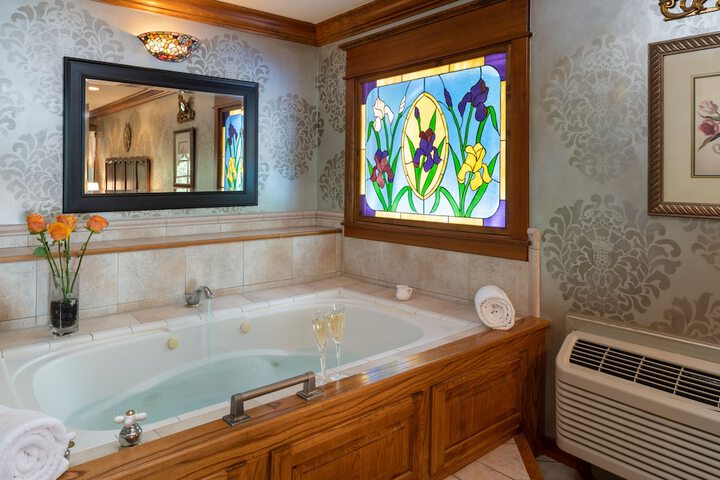 Hot Tub 43 of 48